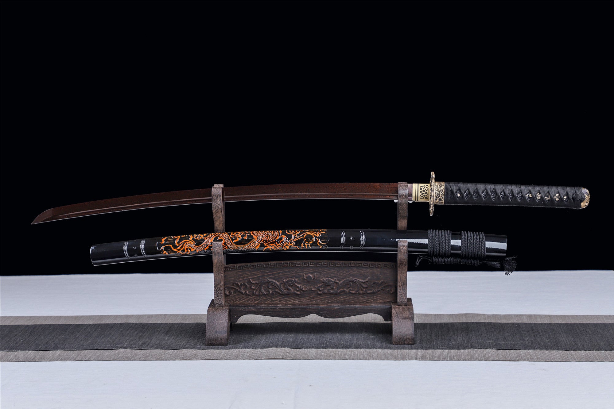Fire Dragon King Katana, gebackene rote Serie, japanisches Samurai-Schwert, echtes Katana, handgefertigtes Schwert, Hochleistungsmusterstahl, Longquan-Schwert