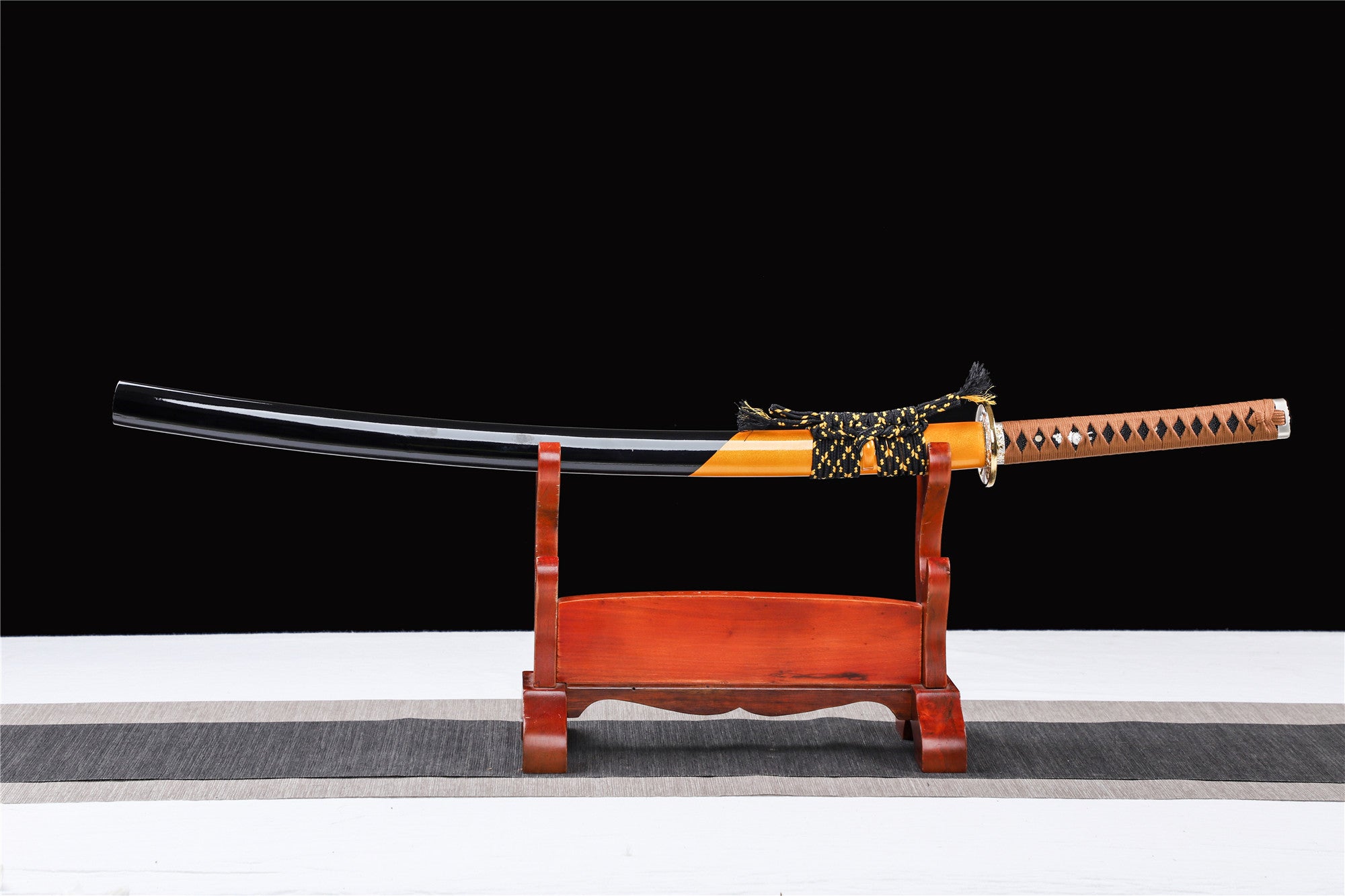 Zweifarbiges Katana, Schwarz und Gelb, Holz-Katana, japanisches Samurai-Schwert, handgefertigtes Holzschwert, Bambusklinge