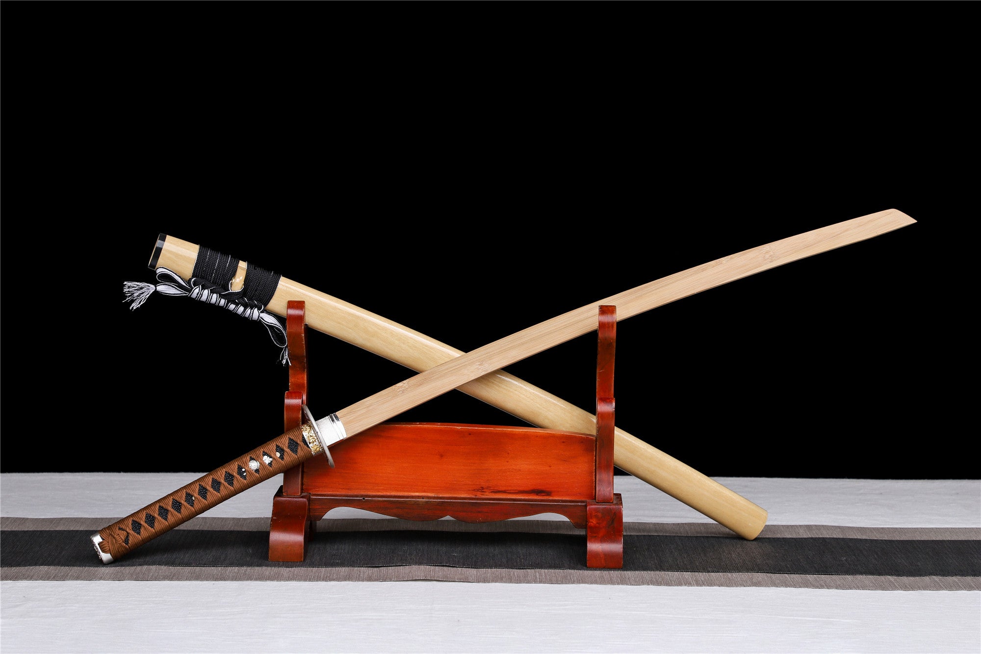 Holzfarbe Katana, Holz Katana, japanisches Samurai-Schwert, handgefertigtes Holzschwert, Bambusklinge